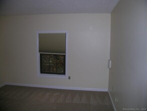 24 West Rd in Ellington, CT - Building Photo - Building Photo