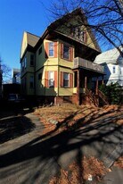 92 Rogers Ave, Unit 2 in Somerville, MA - Building Photo