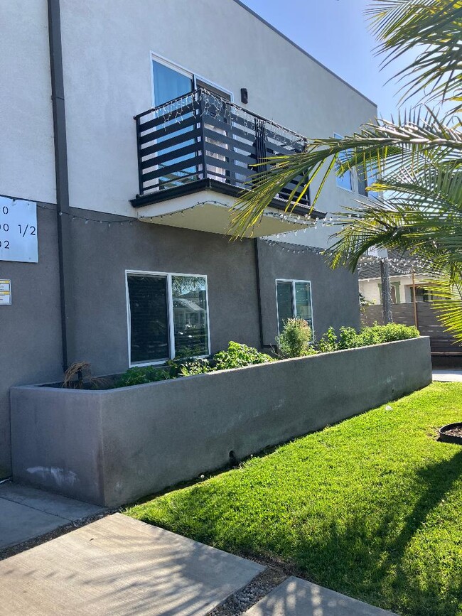 600 W 49th St in Los Angeles, CA - Building Photo - Building Photo