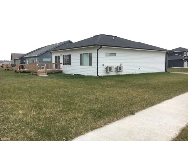 1913 NE Little Beaver Dr in Grimes, IA - Building Photo - Building Photo
