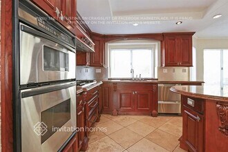 20325 Calhaven Dr in Santa Clarita, CA - Building Photo - Building Photo