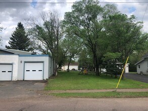 916 Park Ave in Cloquet, MN - Building Photo - Building Photo