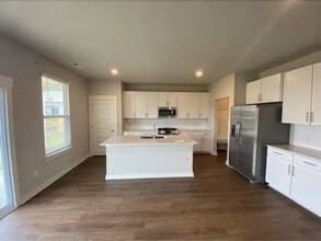 2415 William's Rdg Dr in Columbia, TN - Foto de edificio - Building Photo