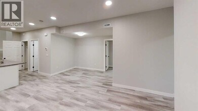 13001-1104B 104B St in Grande Prairie, AB - Building Photo - Building Photo