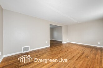 919 Elizabeth St in Pittsburgh, PA - Building Photo - Building Photo