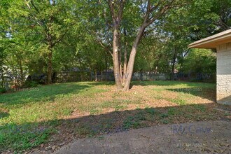 425 Highcrest Dr in Dallas, TX - Building Photo - Building Photo