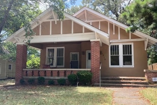1715 Locust St in Texarkana, AR - Building Photo