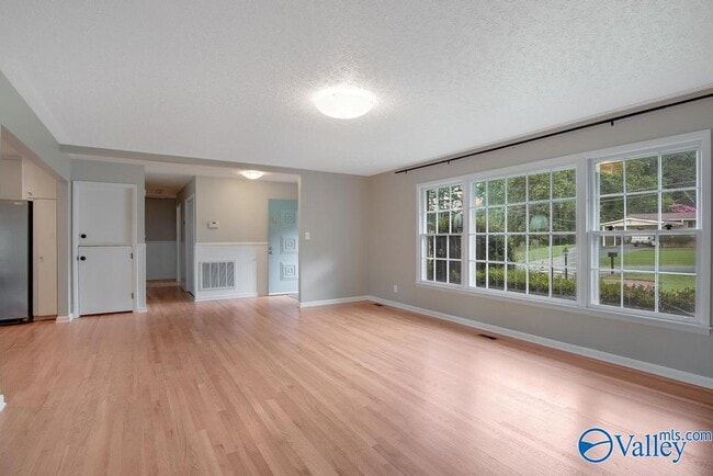 405 Meadow View Rd SE in Huntsville, AL - Building Photo - Building Photo