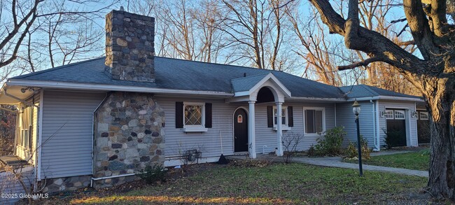 340 Albany Shaker Rd in Albany, NY - Building Photo - Building Photo