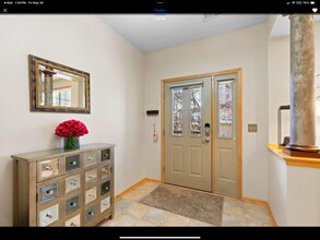 11183 Kinsley St in Eden Prairie, MN - Building Photo - Building Photo