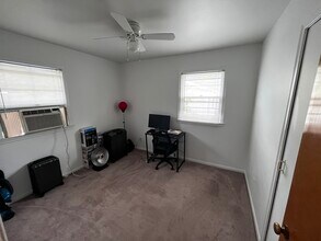 329 E 5th St in Royal Oak, MI - Building Photo - Building Photo