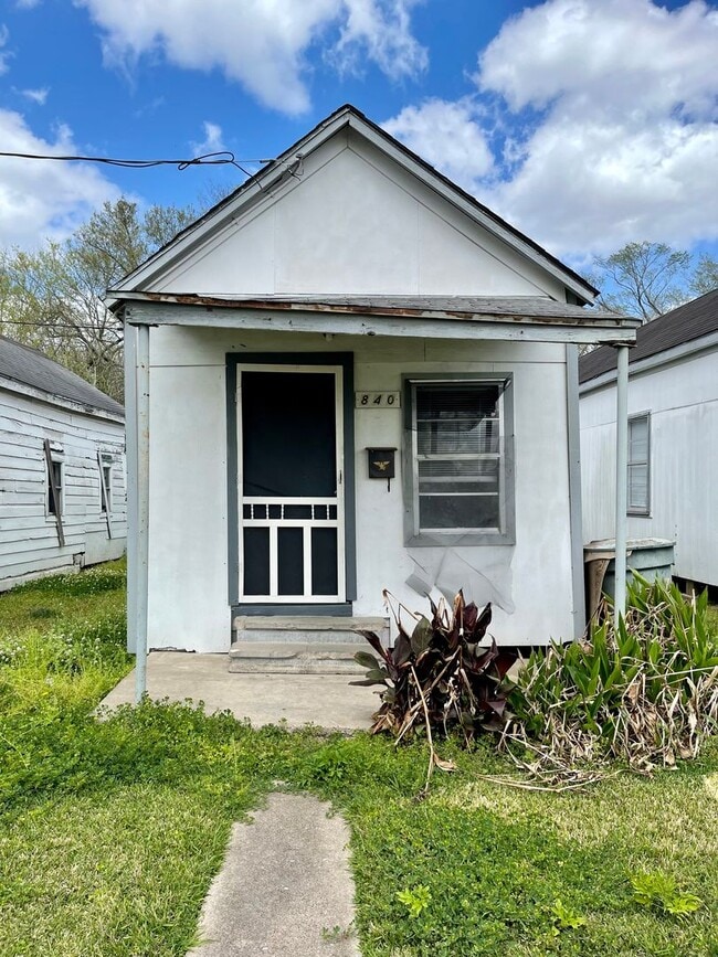 property at 840 Peach Ave