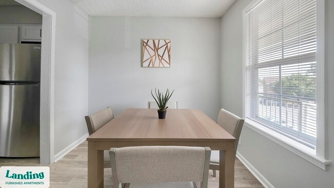 231 New Shackle Island Rd in Hendersonville, TN - Foto de edificio - Building Photo