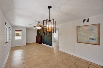 6235 SW 47th Manor in Davie, FL - Building Photo - Building Photo