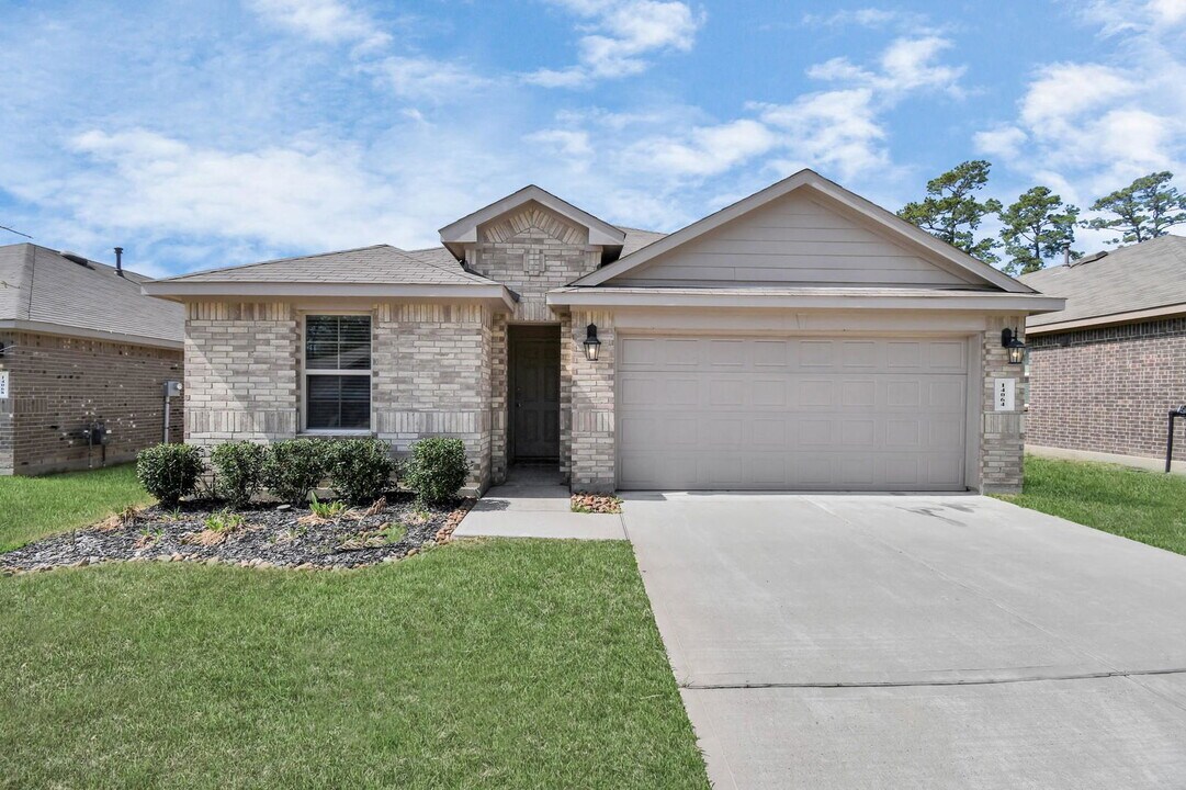 9923 Ranger Falls Ln in Shenandoah, TX - Building Photo