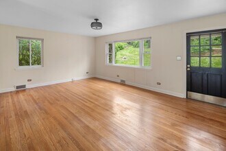 28 Inglewood Rd in Asheville, NC - Building Photo - Building Photo