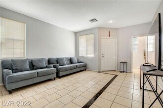 7658 Crystal Village Ln in Las Vegas, NV - Building Photo - Building Photo