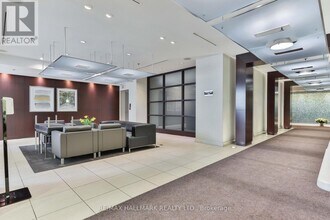 36 Lee Centre Dr in Toronto, ON - Building Photo - Building Photo