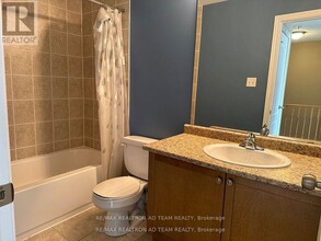 15 Latitude Ln in Whitchurch-Stouffville, ON - Building Photo - Building Photo