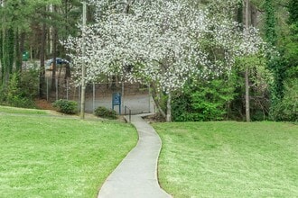 Villas de las Colinas 4 in Atlanta, GA - Foto de edificio - Building Photo