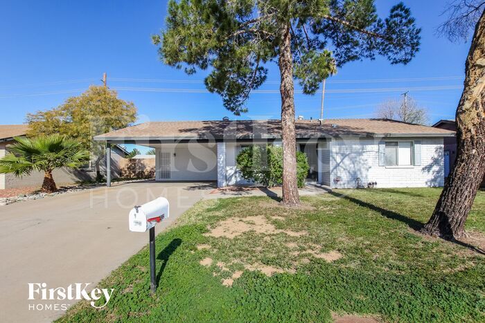 4112 W Camino Acequia in Phoenix, AZ - Building Photo