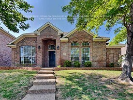 5641 Norris Dr in The Colony, TX - Building Photo