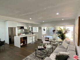 1267 Laurel Ave in West Hollywood, CA - Building Photo
