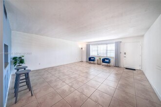 1855 NE 121st St in North Miami, FL - Building Photo - Building Photo