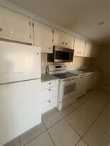 4220 NW 79th Ave in Doral, FL - Building Photo