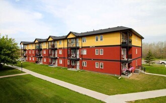 44 Allanbrooke Dr in Yorkton, SK - Building Photo