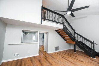 246 Toweridge Dr SW in Marietta, GA - Foto de edificio - Building Photo