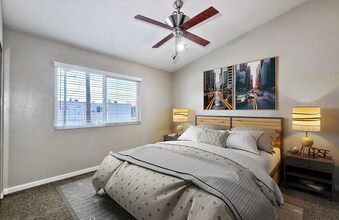 5532 Adelaide Ave in San Diego, CA - Building Photo - Building Photo