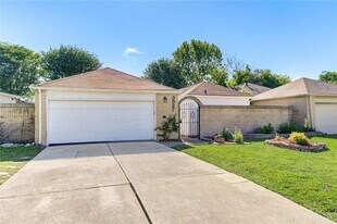 3927 Summit Valley Dr in Houston, TX - Building Photo