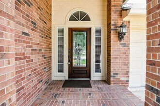 2318 Appian Way in Pearland, TX - Building Photo - Building Photo