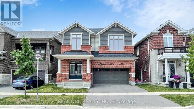 561 Kennedy Cir W in Milton, ON - Building Photo - Building Photo