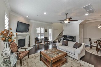 11603 Royal Oaks Trce in Houston, TX - Foto de edificio - Building Photo