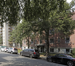 Maitland Arms Apartments in Toronto, ON - Building Photo - Building Photo