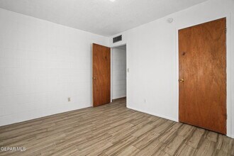 4006 Laredo Ave in El Paso, TX - Building Photo - Building Photo