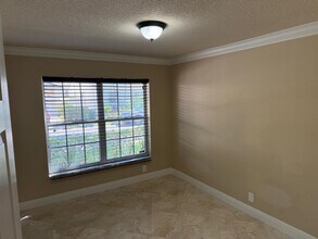 10123 Caoba St in Palm Beach Gardens, FL - Building Photo - Building Photo