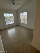 4690 Saint Croix Ln, Unit 431 in Naples, FL - Foto de edificio - Building Photo