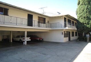 7119 Templeton St in Huntington Park, CA - Foto de edificio - Building Photo