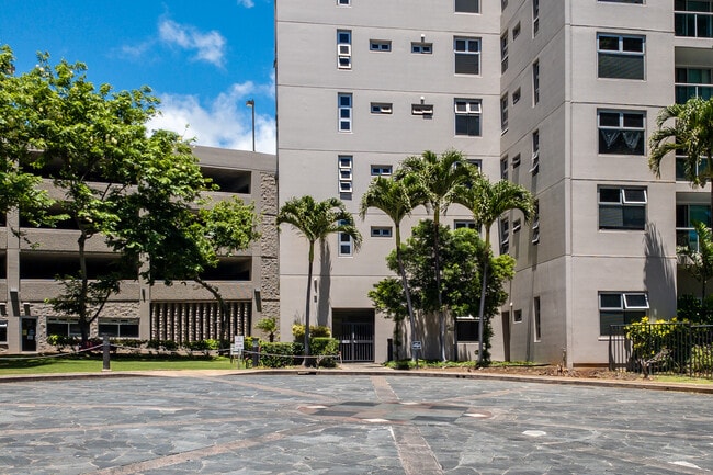 1450 Young St in Honolulu, HI - Foto de edificio - Building Photo