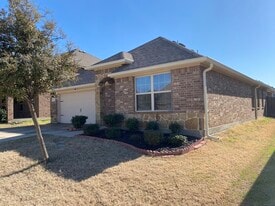 2515 Leona St in Forney, TX - Building Photo