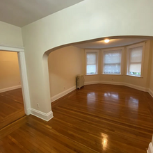 22 Euston St, Unit 1 in Brookline, MA - Building Photo - Building Photo