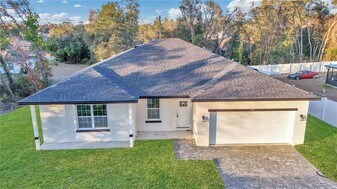 495 Marion Oaks Manor in Ocala, FL - Building Photo