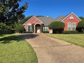 716 Ticonderoga Dr in Denton, TX - Building Photo