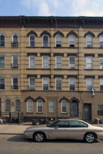 727 Knickerbocker Ave in Brooklyn, NY - Building Photo - Building Photo