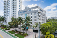 Island Place in Bay Harbor Islands, FL - Foto de edificio - Building Photo