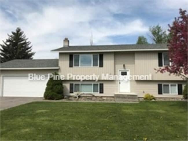 property at 465 Lyn Ave