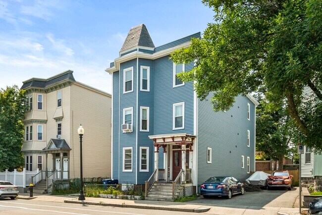 1041 Dorchester Ave, Unit 3 in Boston, MA - Building Photo - Building Photo
